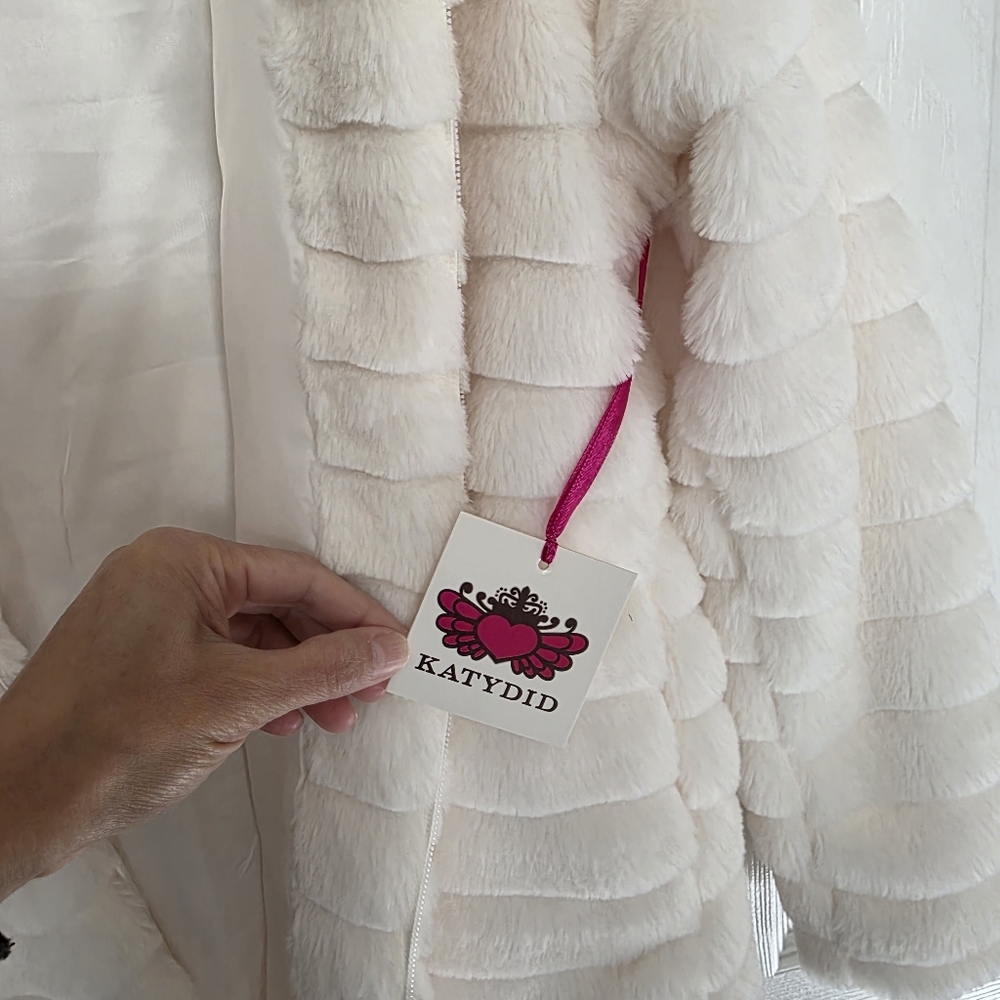 KATYDID | Cream Faux Rabbit Fur Jacket with Pockets Sz M NWT - Picture 6 of 10
